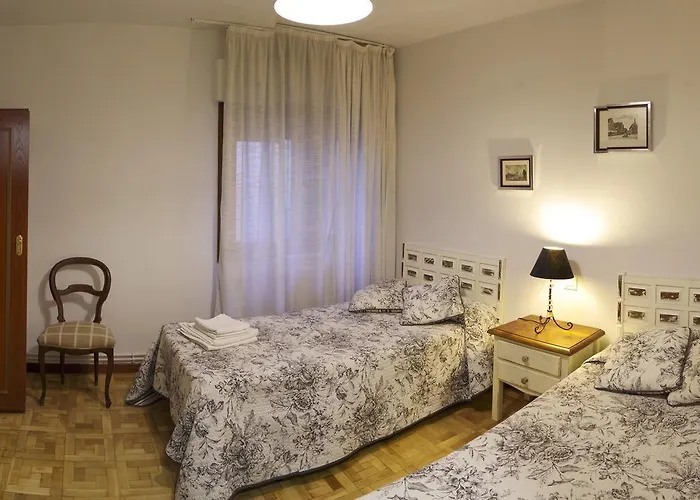 Benavites 5 Centrico Junto Ayuntamiento Ávila