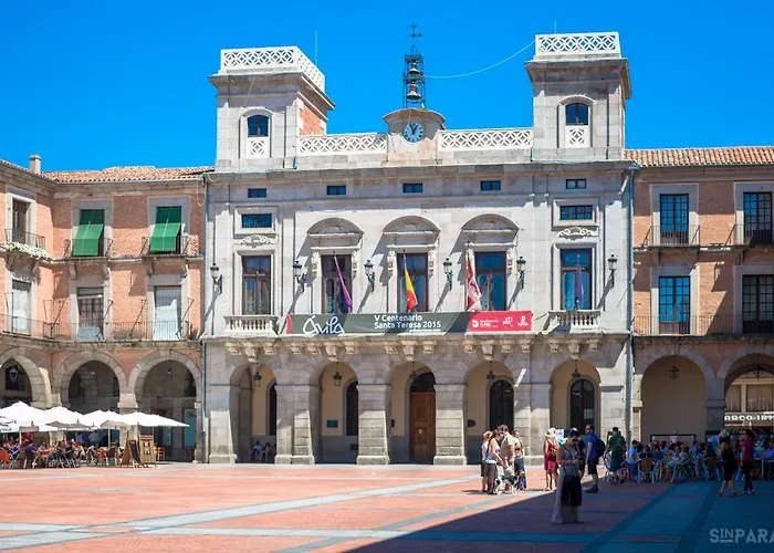 Benavites 5 Centrico Junto Ayuntamiento * Ávila